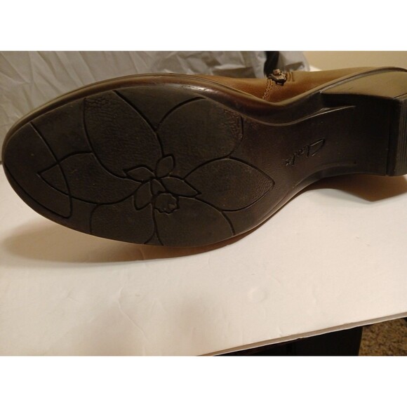 Clarks Roseabelle Bendable Brown Leather Zip Block Heel Ankle Boots Womens 9.5M - Picture 16 of 16